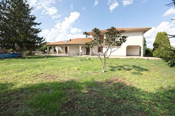 casa indipendente in vendita a Fabrica di Roma