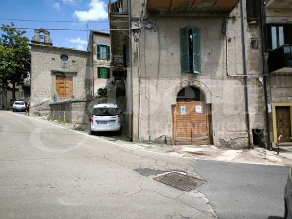 locale di sgombero in vendita a Fabrica di Roma
