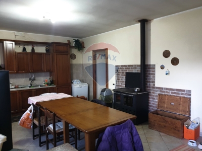 casa indipendente in vendita a Fabrica di Roma