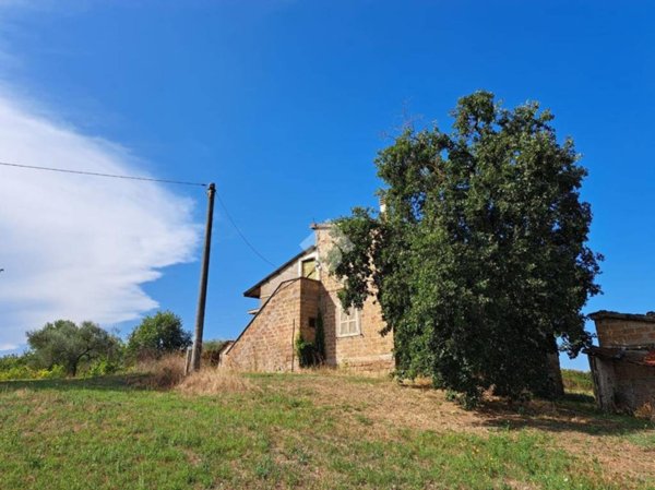 casa indipendente in vendita a Fabrica di Roma in zona Faleri