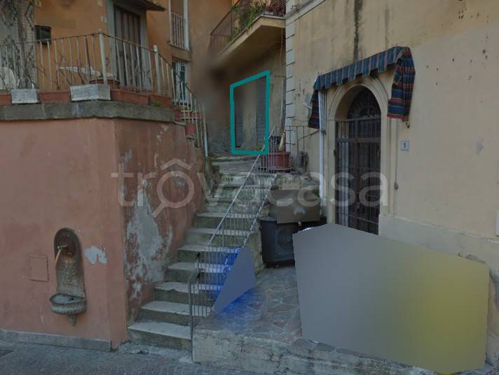 locale di sgombero in vendita a Fabrica di Roma