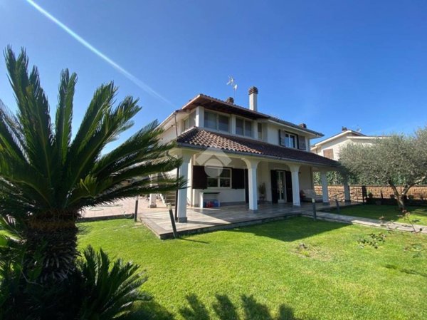 casa indipendente in vendita a Fabrica di Roma