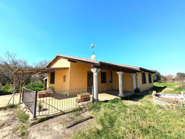 casa indipendente in vendita a Fabrica di Roma