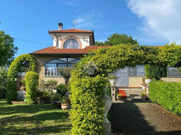 casa indipendente in vendita a Fabrica di Roma