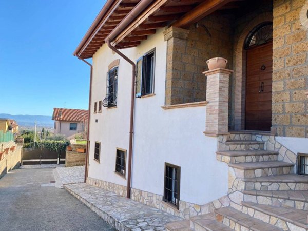casa indipendente in vendita a Fabrica di Roma