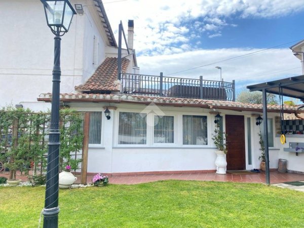 casa indipendente in vendita a Fabrica di Roma