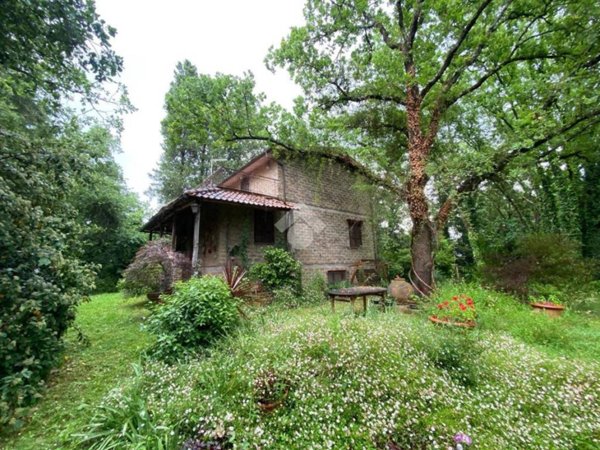 casa indipendente in vendita a Fabrica di Roma