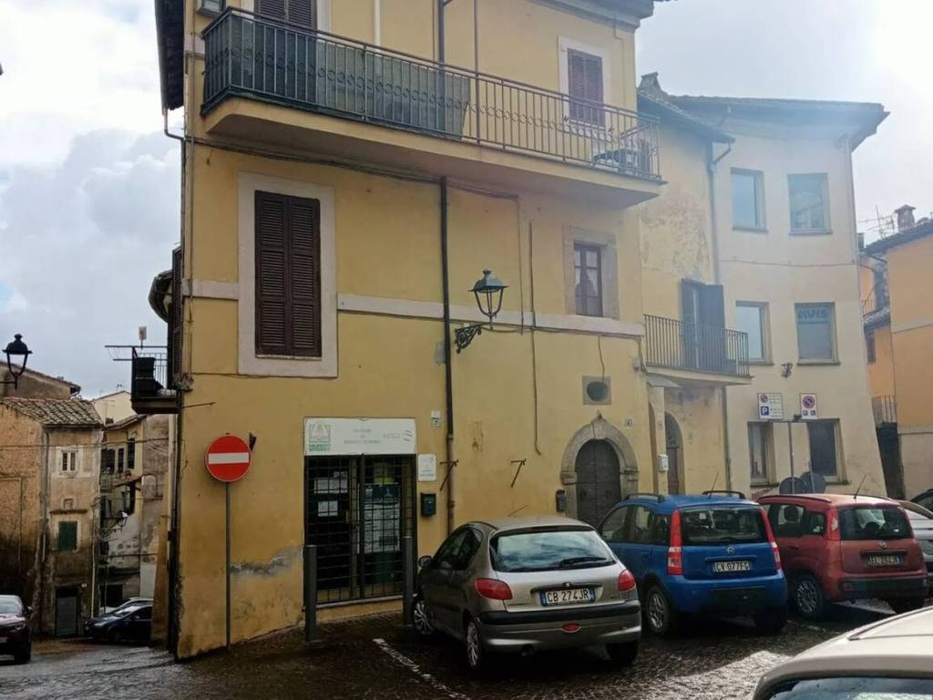 intera palazzina in vendita a Fabrica di Roma