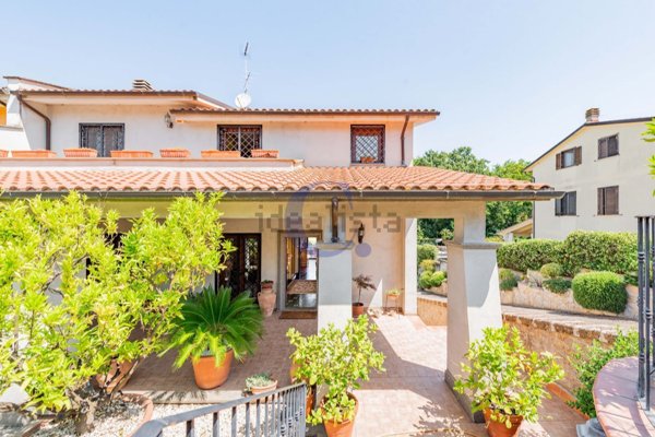 casa indipendente in vendita a Fabrica di Roma