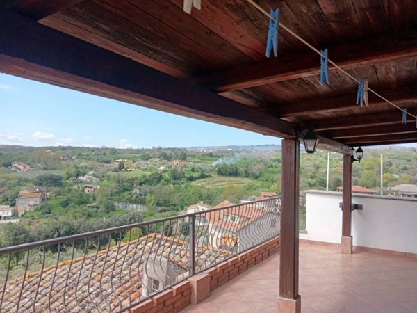 appartamento in vendita a Fabrica di Roma