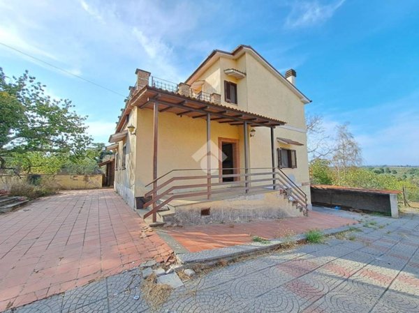 casa indipendente in vendita a Fabrica di Roma