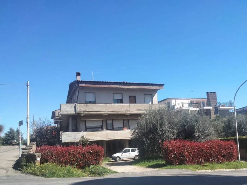 casa indipendente in vendita a Fabrica di Roma
