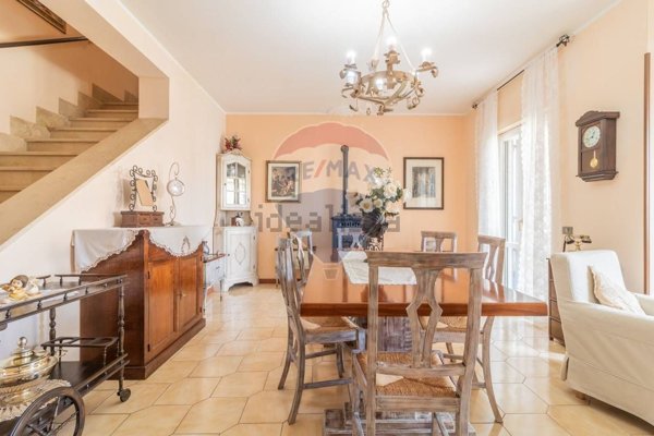 casa indipendente in vendita a Fabrica di Roma