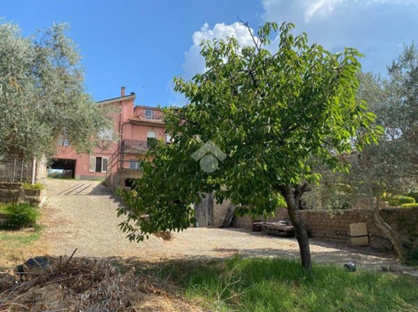 casa indipendente in vendita a Fabrica di Roma