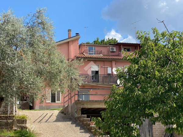 casa indipendente in vendita a Fabrica di Roma