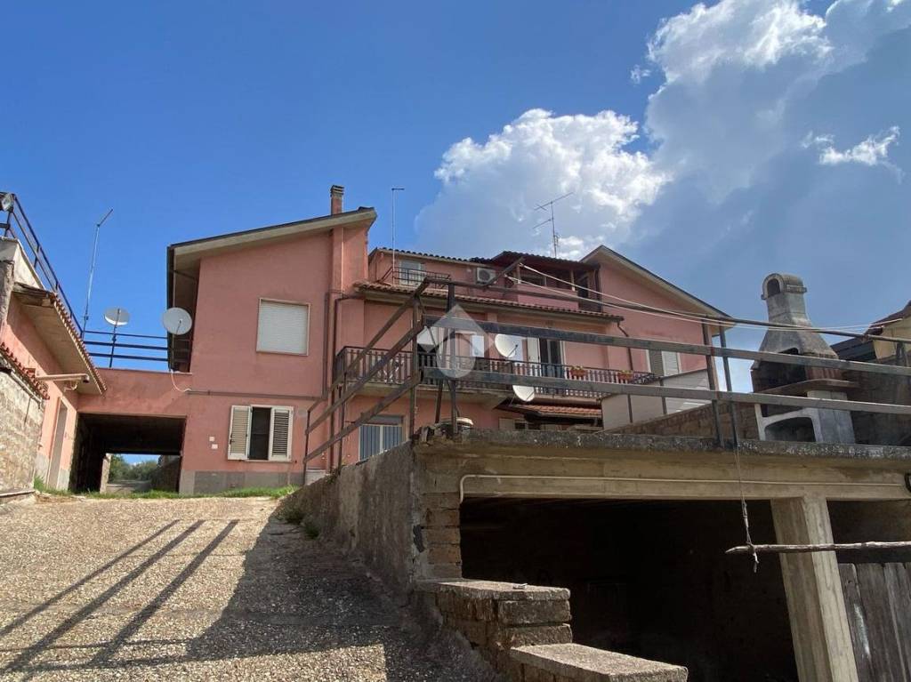 casa indipendente in vendita a Fabrica di Roma