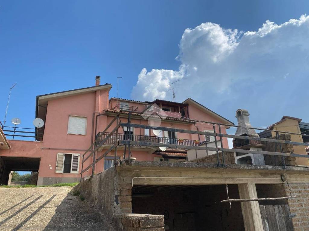 casa indipendente in vendita a Fabrica di Roma