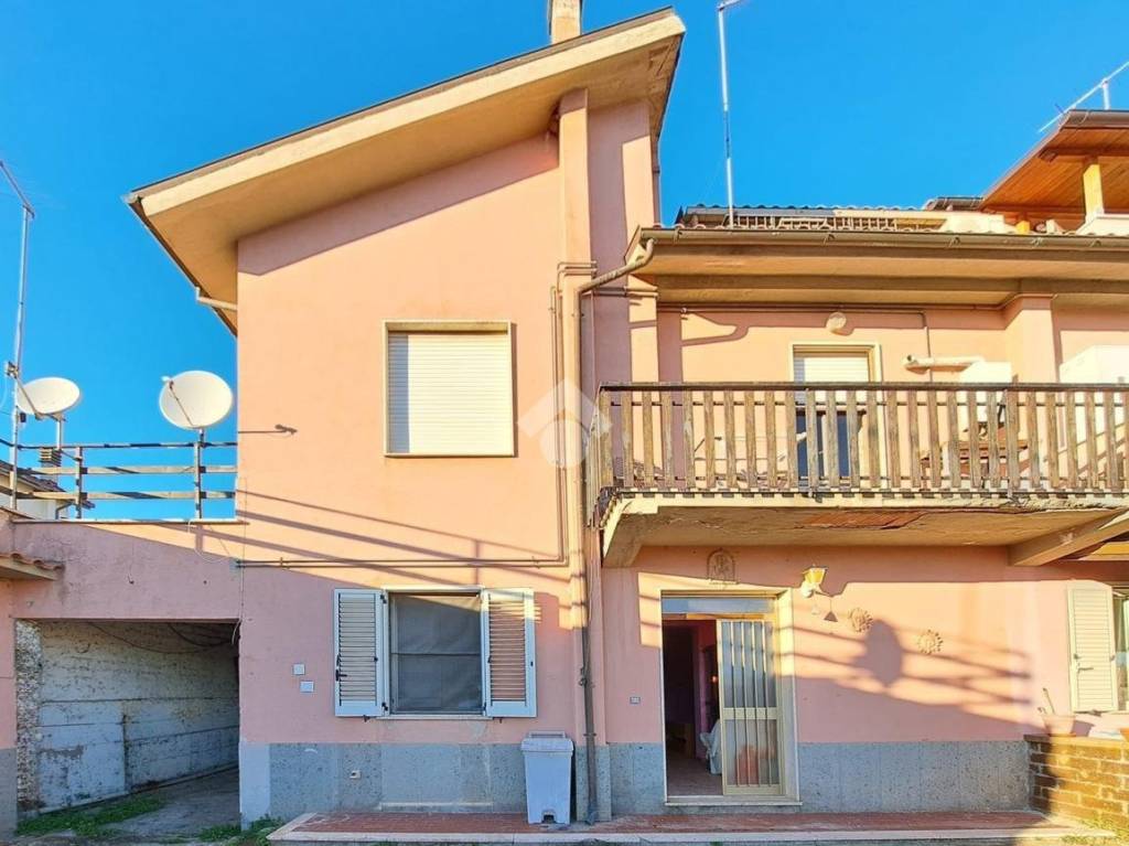 casa indipendente in vendita a Fabrica di Roma