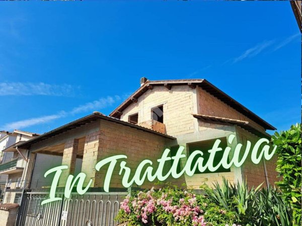 casa indipendente in vendita a Fabrica di Roma