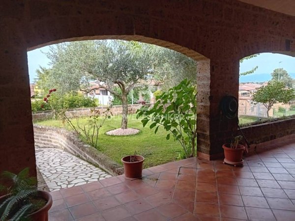 casa indipendente in vendita a Fabrica di Roma