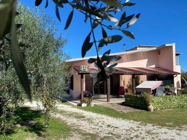casa indipendente in vendita a Fabrica di Roma