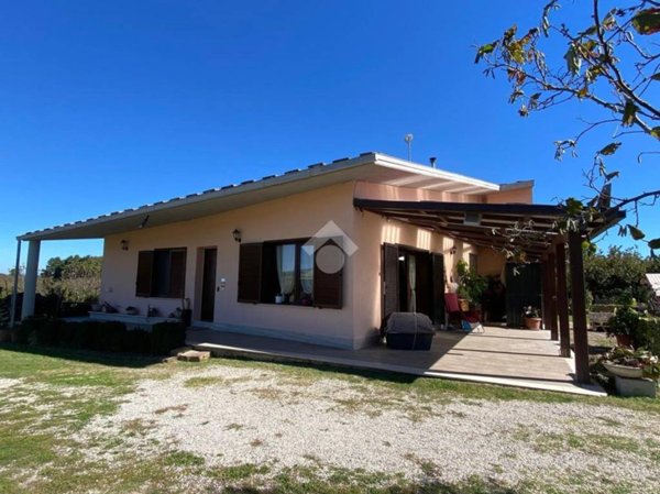 casa indipendente in vendita a Fabrica di Roma