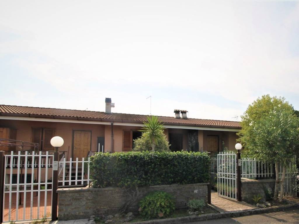 casa indipendente in vendita a Fabrica di Roma