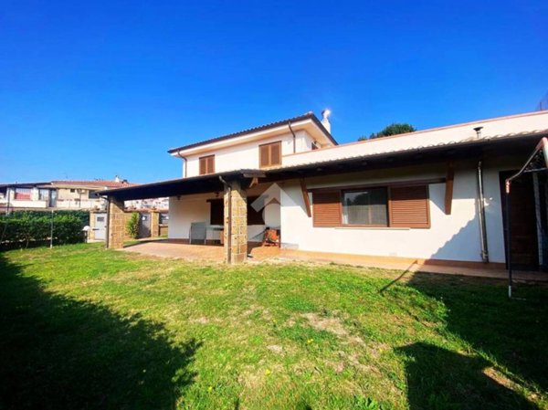 casa indipendente in vendita a Fabrica di Roma