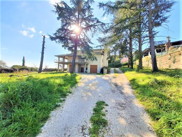 casa indipendente in vendita a Fabrica di Roma