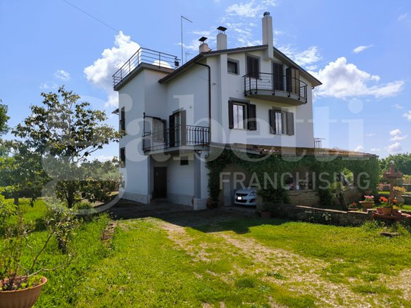 casa indipendente in vendita a Fabrica di Roma