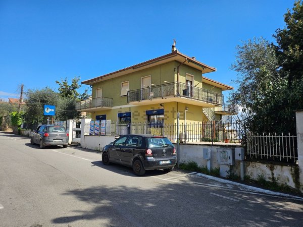 casa indipendente in vendita a Fabrica di Roma