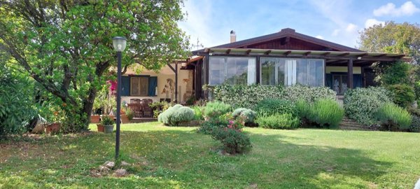 casa indipendente in vendita a Fabrica di Roma