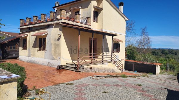 casa indipendente in vendita a Fabrica di Roma