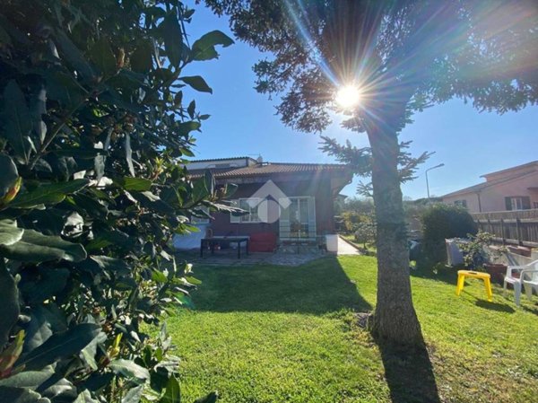 casa indipendente in vendita a Fabrica di Roma