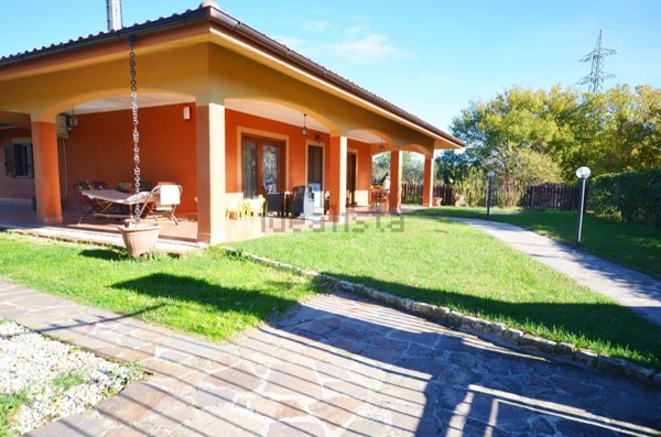 casa indipendente in vendita a Fabrica di Roma