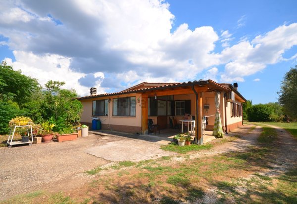 casa indipendente in vendita a Fabrica di Roma