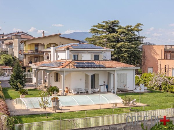 casa indipendente in vendita a Fabrica di Roma