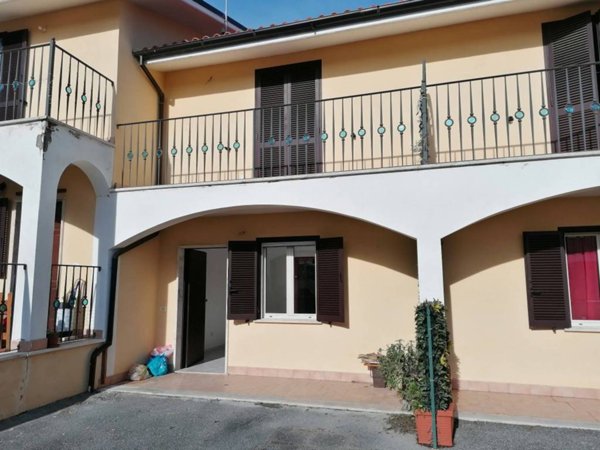 casa indipendente in vendita a Fabrica di Roma