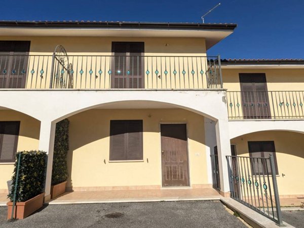 casa indipendente in vendita a Fabrica di Roma