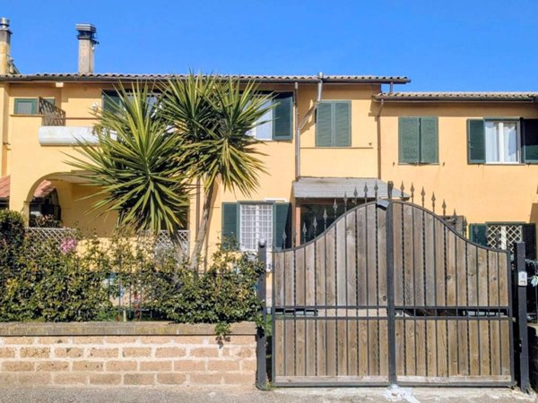 casa indipendente in vendita a Fabrica di Roma