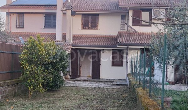 casa indipendente in vendita a Fabrica di Roma