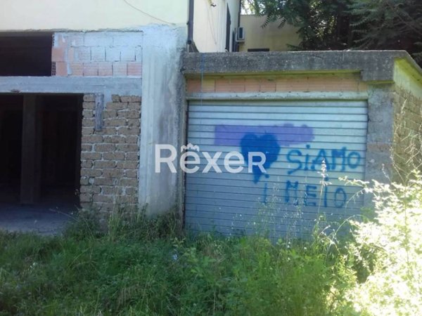 locale commerciale in vendita a Fabrica di Roma