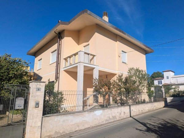 casa indipendente in vendita a Fabrica di Roma