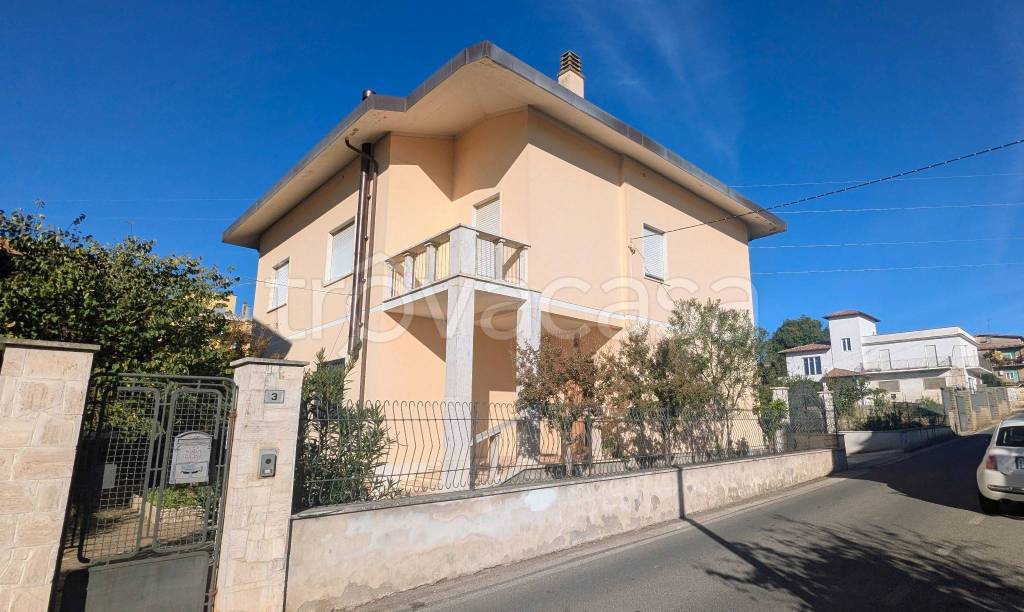 casa indipendente in vendita a Fabrica di Roma