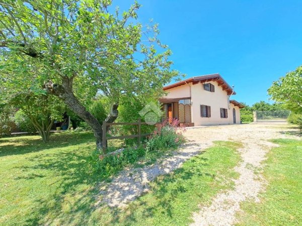 casa indipendente in vendita a Fabrica di Roma