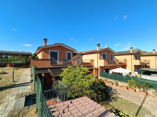 casa indipendente in vendita a Fabrica di Roma in zona Faleri
