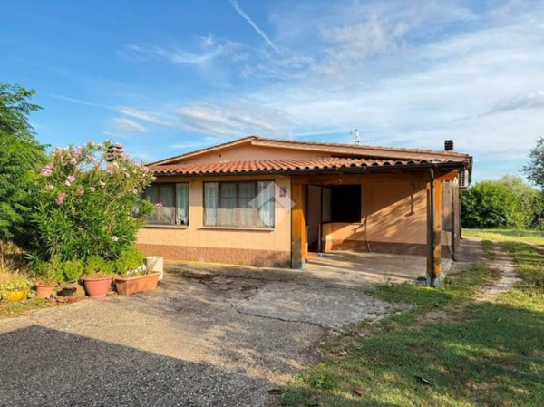 casa indipendente in vendita a Fabrica di Roma