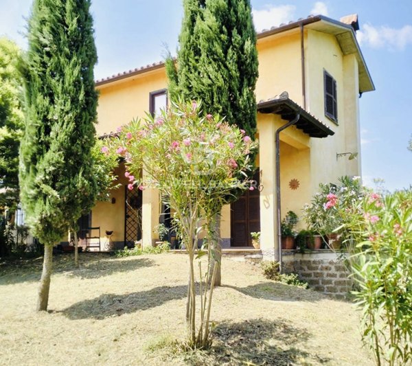 casa indipendente in vendita a Faleria