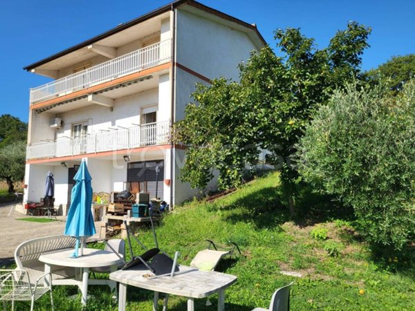 casa indipendente in vendita a Faleria