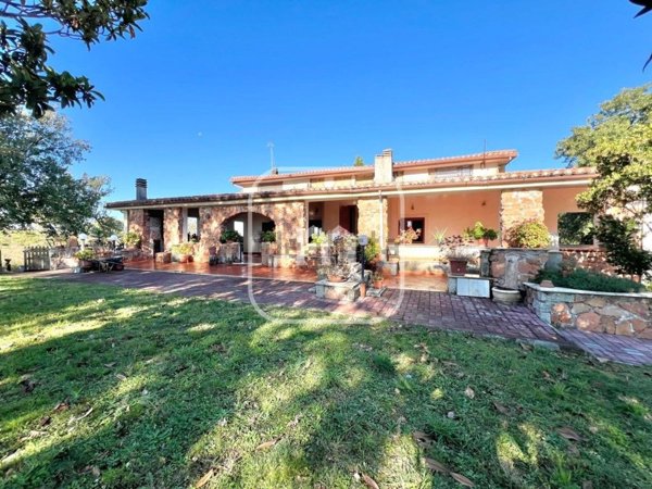 casa indipendente in vendita a Faleria